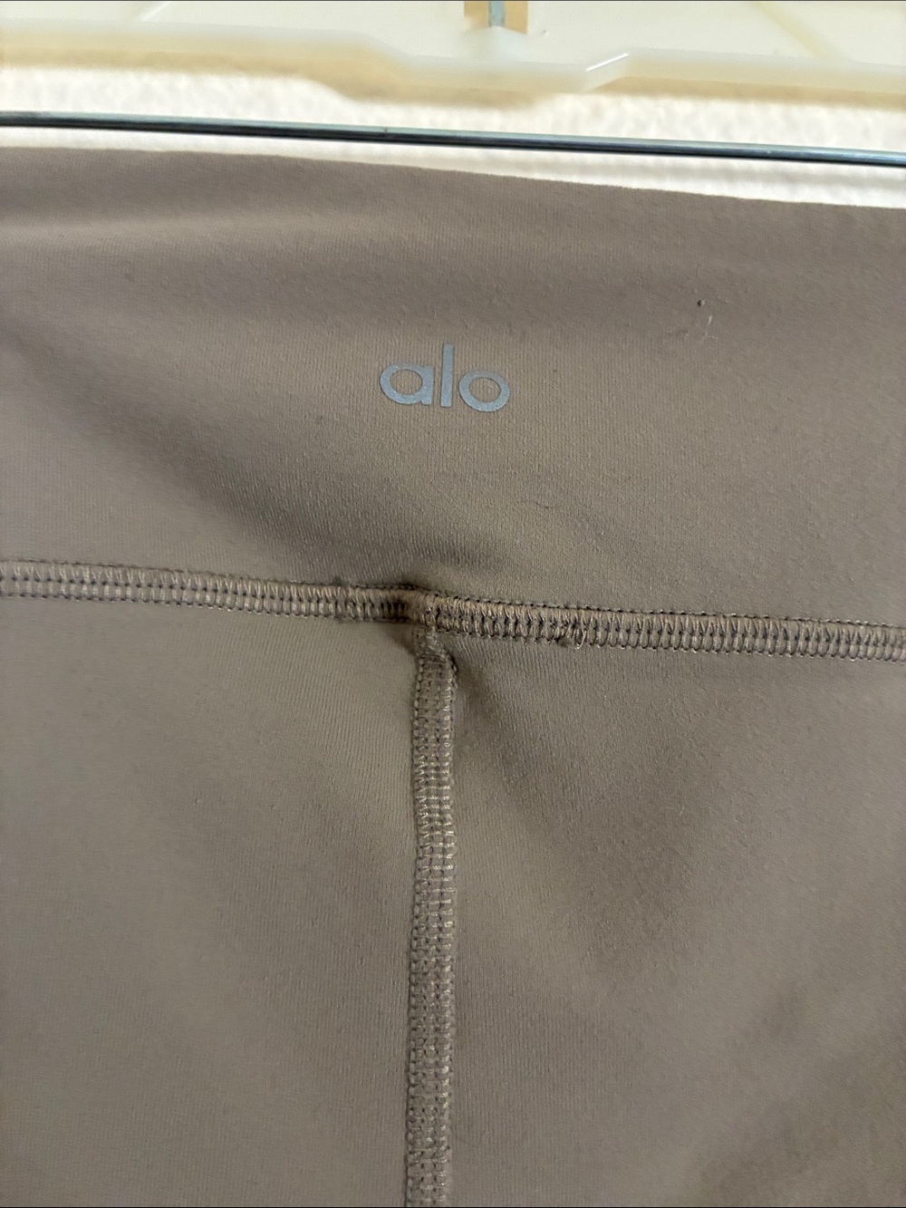 ALO Yoga Taupe Crisscross Detail Leggings - Picture 4 of 5